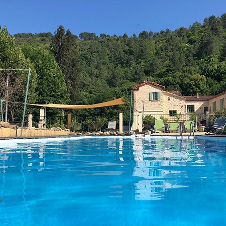 Chateau Du Fraissinet, 6 Gites Sleeping 2-8 Guests, Pool And River On Site La Tronche  Exterior photo