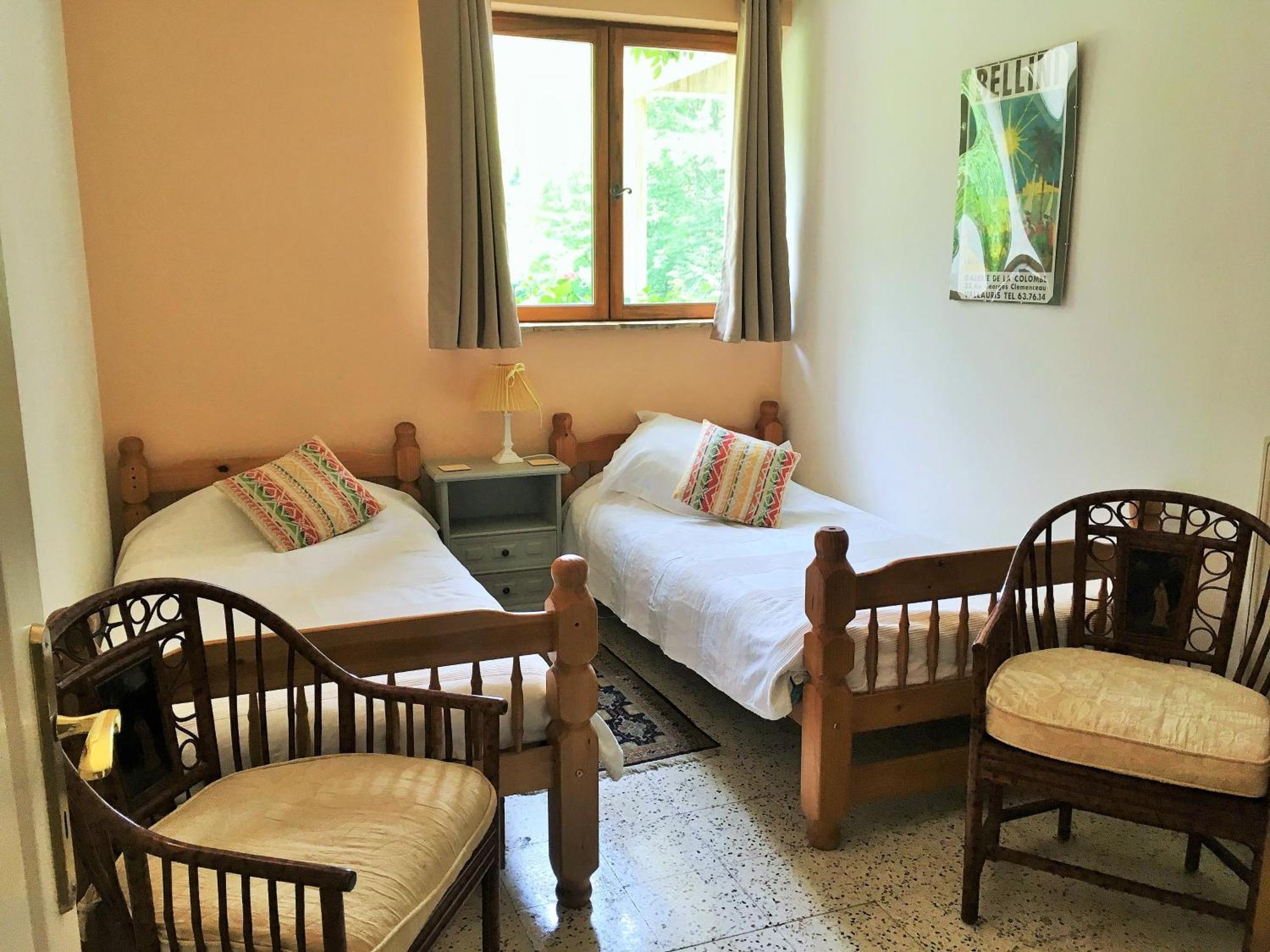 Chateau Du Fraissinet, 6 Gites Sleeping 2-8 Guests, Pool And River On Site La Tronche  Exterior photo