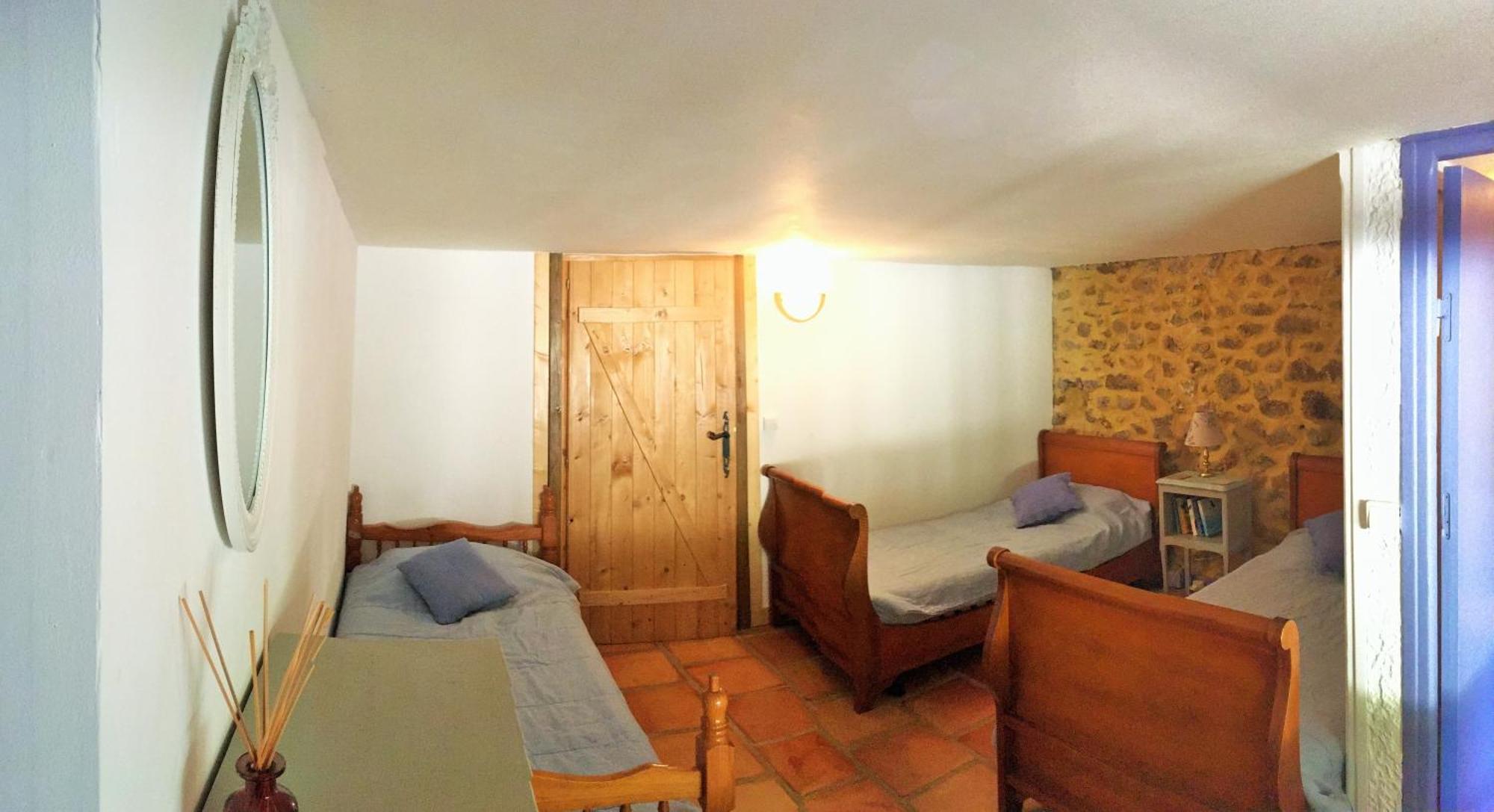 Chateau Du Fraissinet, 6 Gites Sleeping 2-8 Guests, Pool And River On Site La Tronche  Exterior photo