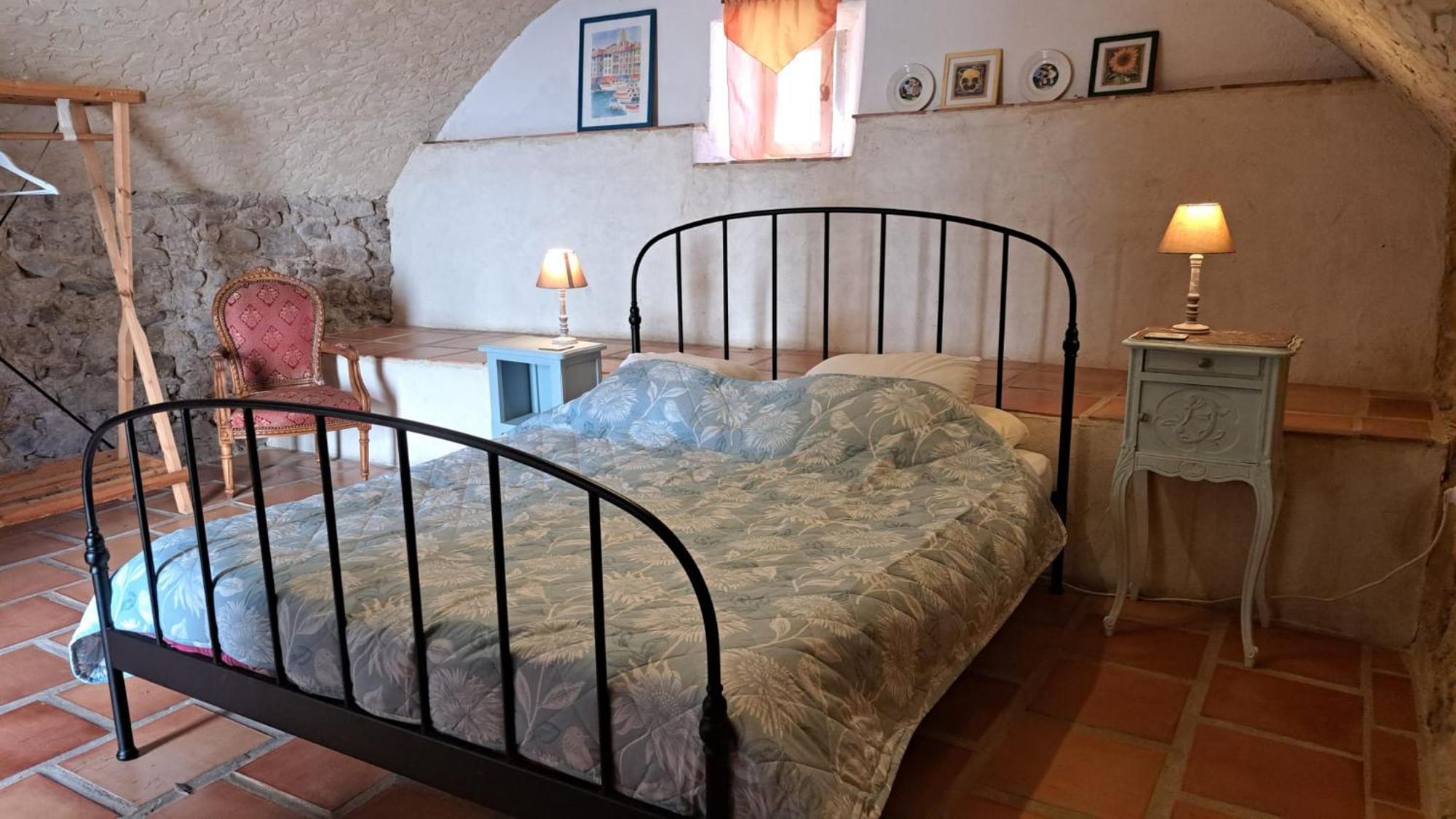Chateau Du Fraissinet, 6 Gites Sleeping 2-8 Guests, Pool And River On Site La Tronche  Exterior photo